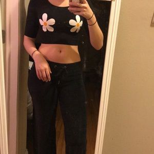 daisy cup crop top